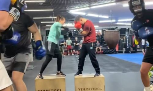 «Царь горы». Чемпион Казахстана среди профи показал необычную тренировку. Видео