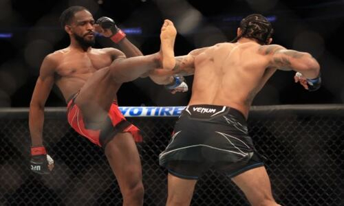 Вызванный на бой Рахмоновым файтер встал в один ряд с легендой UFC