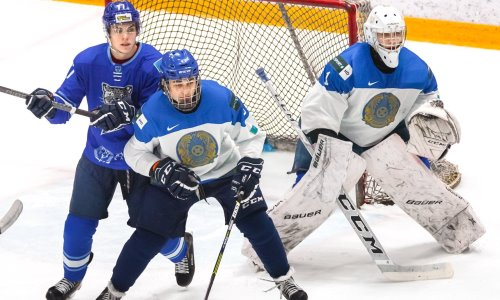 Юниорская сборная Казахстана сыграла против «Снежных Барсов» перед ЧМ-2022