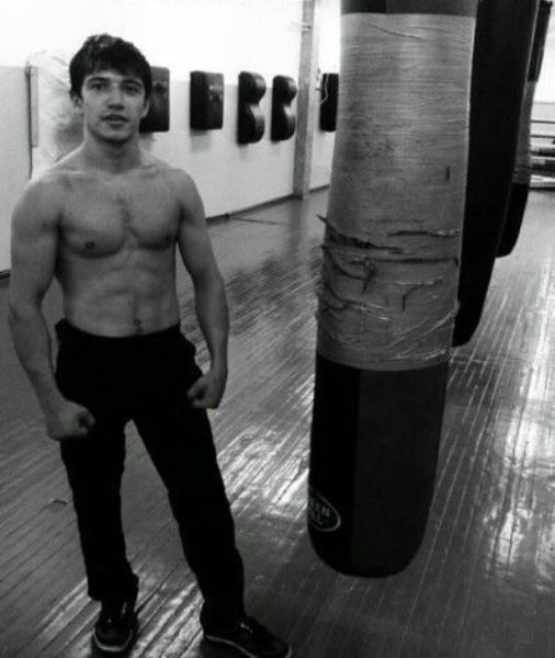 В возрасте 29 лет скончался многократный чемпион Казахстана. Известна причина