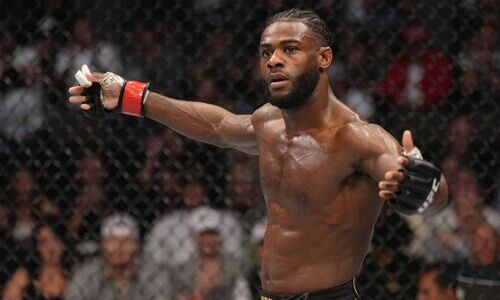 Стерлинг в забавной форме предложил фанатам оправдаться после титульного боя с Яном в UFC