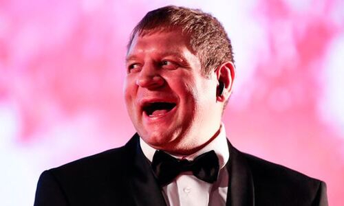 «Давай попробуем, я тебя приглашаю». Елена Беркова обратилась к Александру Емельяненко с предложение сняться в порно