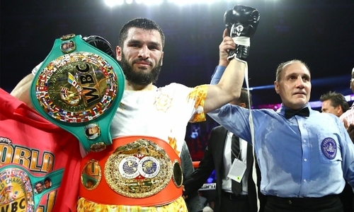 В России отреагировали на решение Бетербиева выступать под флагом Канады