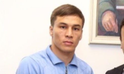 Батыр Джукембаев показал стильное фото
