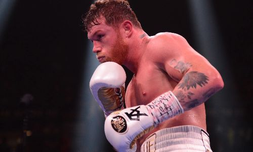 «Канело» оценил шанс выйти на ринг в 50 лет ради рекорда