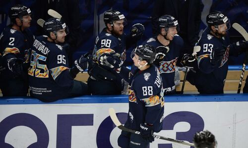 Соперник «Барыса» по КХЛ подписал контракты сразу с шестью хоккеистами