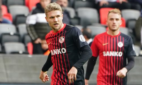 Турецкий клуб выпустил Меркеля и чуть не огорчил гранда