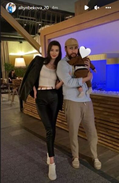 Сабина Алтынбекова показала редкое фото с мужем и сыном