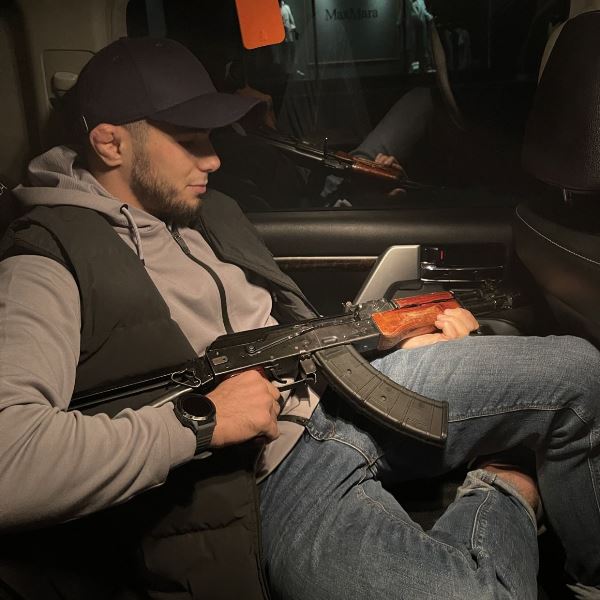 21-летний наследник Хабиба Нурмагомедова выложил провокационное фото