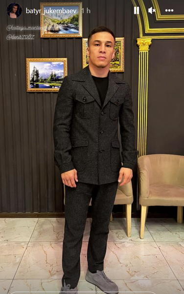 Батыр Джукембаев показал стильное фото