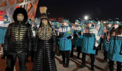 Костюмы знаменосцев Казахстана на ОИ-2022 украсят коллекцию музея МОК