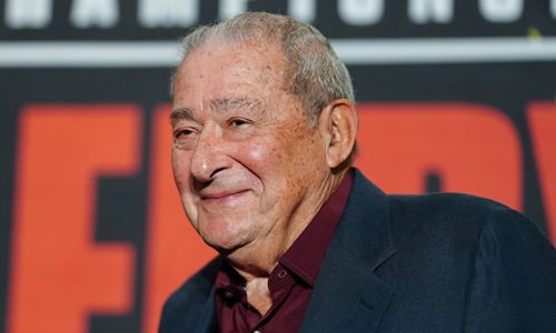 Промоутер Алимханулы назвал победителя боя «Канело» — Бивол