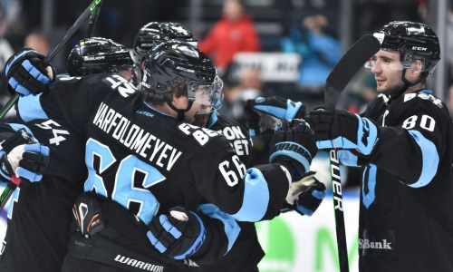 Соперник «Барыса» по КХЛ сделал предложения 11 хоккеистам