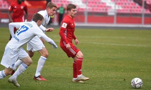 Российский клуб казахстанского игрока дал бой лидеру чемпионата