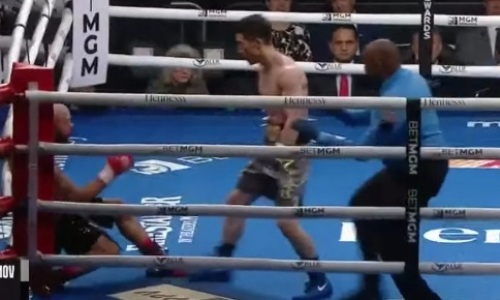 Видео двух нокдаунов и нокаута казаха в андекарде «Канело» — Бивол