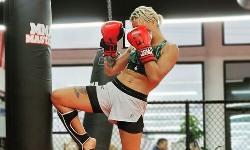 Казахстанская девушка-боец начала отсчет до своего следующего боя в UFC