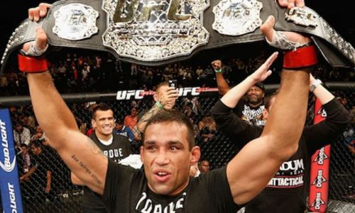 Экс-чемпион UFC объявил о переходе в профи-бокс
