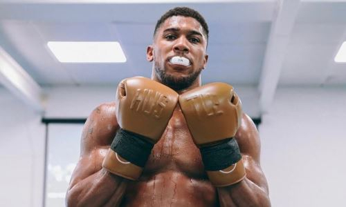 Джошуа определился с новым тренером перед реваншем с Усиком. Фото