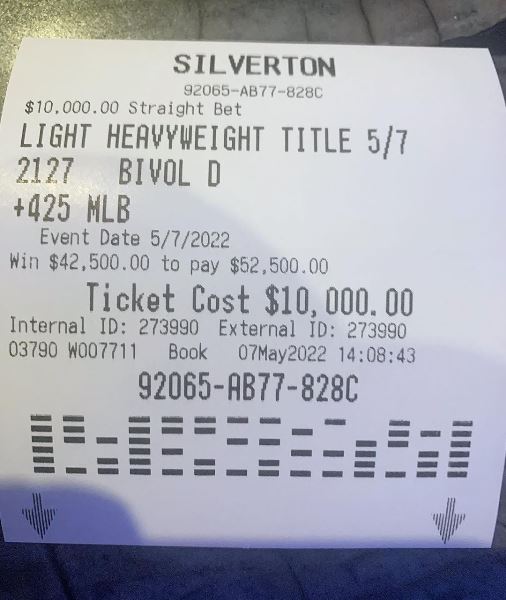 Мэйвезер поставил на победу Бивола над «Канело» и похвастался выигрышем