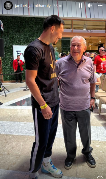 Алимханулы показал фото с именитым промоутером