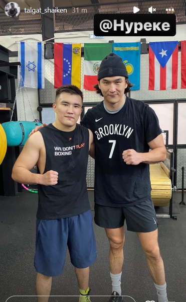 Чемпион WBC из Казахстана провел тренировку с Нурланом Сабуровым. Фото
