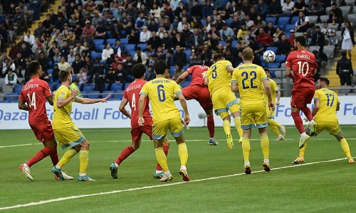 В Азербайджане испытывают стыд после поражения в Казахстане