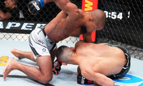 Невероятным нокаутом за 68 секунд закончился бой на турнире UFC с участием Жумагулова. Видео