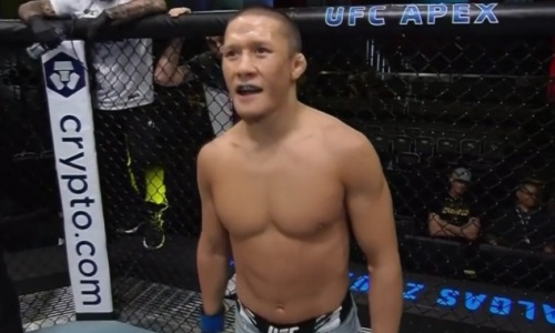 Появилось фото судейских записок скандального боя Жалгаса Жумагулова в UFC