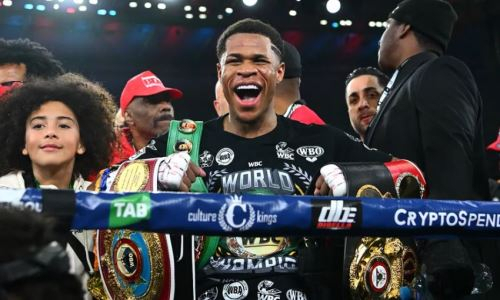 Новый обладатель «абсолюта» неожиданно поблагодарил соперника после его неуважения