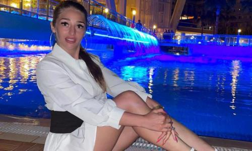 Казахстанская красавица-боксерша сняла сексуальное видео перед зеркалом