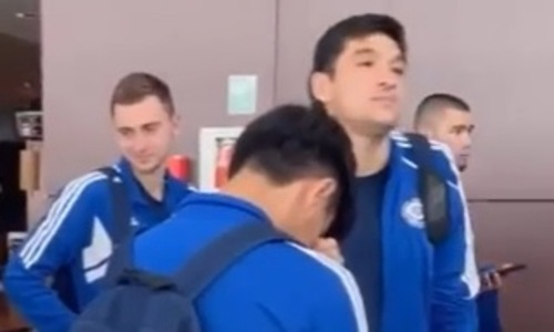 Появилось видео отлета сборной Казахстана на матч с Беларусью в Сербию