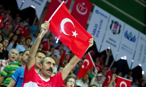 «Кто за ним стоит? Он разрушил это поколение!». В Турции требуют отставки наставника молодежной сборной после ничьей с Казахстаном