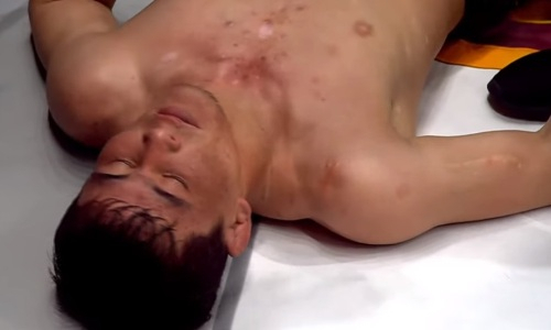 Казахстанский файтер «молотками» жестко забил и нокаутировал соперника. Видео