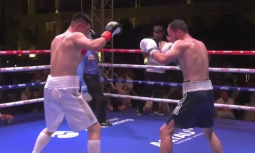Видео полного боя чемпиона мира из Казахстана против победившего Алимханулы абсолютного нокаутера