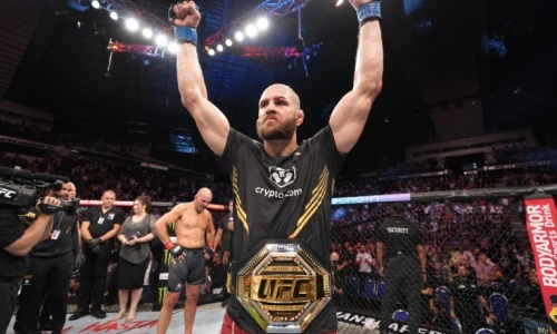 Новый чемпион UFC после досрочной победы выбрал следующего соперника и сроки боя