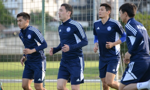 Сборная Казахстана провела открытую тренировку перед матчем со Словакией. Видео