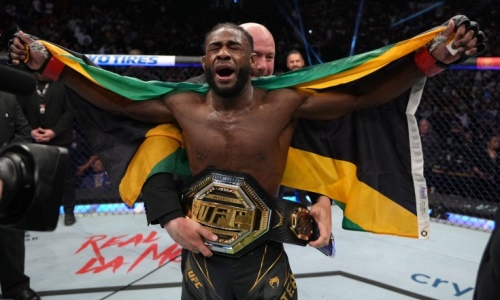 «Это настоящий ниндзя, я такого никогда не видел». Чемпион UFC сразился с российским бойцом и выразил недоумение