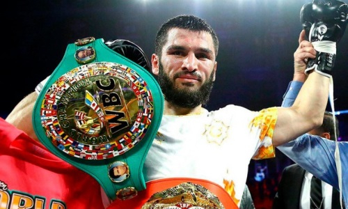 «Он не может так говорить. Это неправда». Бетербиев отреагировал на заявление Бивола. Видео