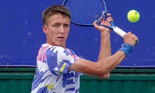 Казахстанский теннисист успешно стартовал на турнире в Блуа