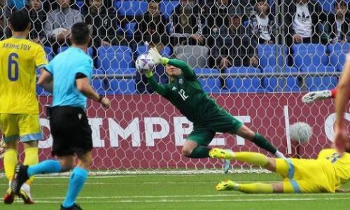 Лучший вратарь мира отреагировал на достижение голкипера сборной Казахстана в Лиге наций