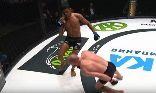 Российский боец рухнул лицом на канвас после чудовищного нокаута. Видео