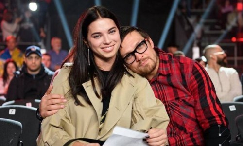 Жена Усика слила в Сеть специфическую тренировку мужа. Фото