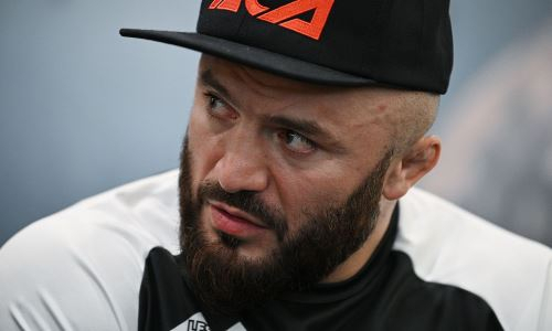 Магомед Исмаилов увидел свою поцарапанную машину и не сдержал эмоций. Видео