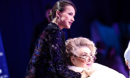 Татьяна Тарасова назвала победителя боя Алины Загитовой с олимпийским чемпионом по боксу