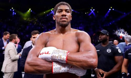 Озвучен астрономический гонорар Джошуа за реванш с Усиком