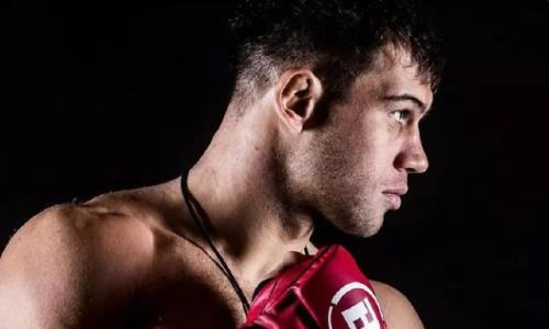 Ученик Федора Емельяненко нокаутировал американца и рвался продолжить избиение. Видео