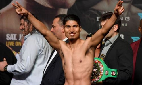 Чемпион мира в четырех весовых категориях неожиданно завершил карьеру