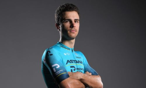 Гонщик «Астаны» снялся с «Тур де Франс» из-за коронавируса. Названа замена