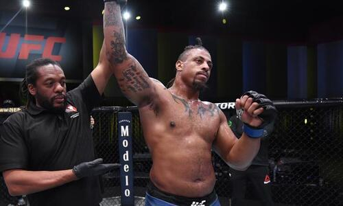 Экс-боец UFC дебютирует в профессиональном боксе