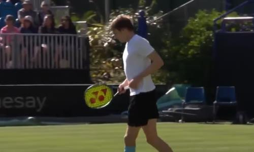 Видеообзор матча на турнире в Истбурне Бублик — Тиафо 5:7, 7:6, 6:0